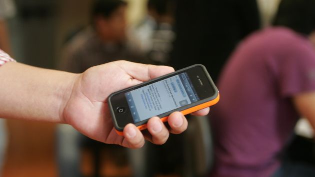 Presentan proyecto de ley que prohíbe uso de celulares en horas de clases Presentan proyecto de ley que prohíbe uso de celulares en horas de clases