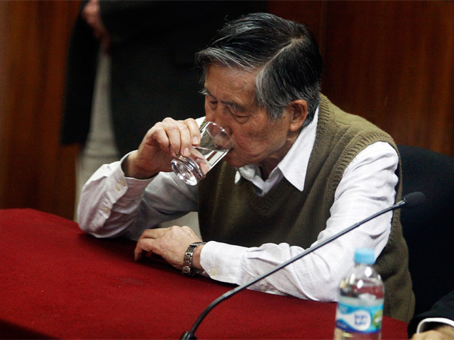 Fujimori rehusó regresar a su celda luego de que juicio público se suspendiera Fujimori rehusó regresar a su celda luego de que juicio público se suspendiera
