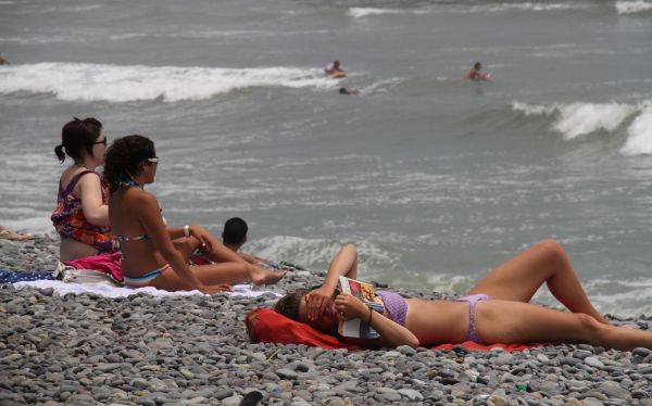 Contra el cáncer de piel: despistaje en playa Makaha se inicia este viernes Contra el cáncer de piel: despistaje en playa Makaha se inicia este viernes