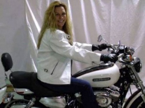 Insólito: Cansado de reclamos sujeto vende moto y a su esposa Insólito: Cansado de reclamos sujeto vende moto y a su esposa