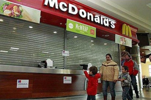 Chile: Multan a McDonald’s tras el hallazgo de una cola de ratón en hamburguesa Chile: Multan a McDonald’s tras el hallazgo de una cola de ratón en hamburguesa