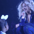 Beyoncé canta con niña con cáncer terminal en concierto