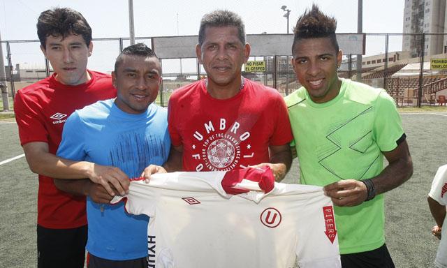 El ‘Puma’ Carranza cumple 50 años y recibe el aprecio de hinchas de Universitario de Deportes El ‘Puma’ Carranza cumple 50 años y recibe el aprecio de hinchas de Universitario de Deportes