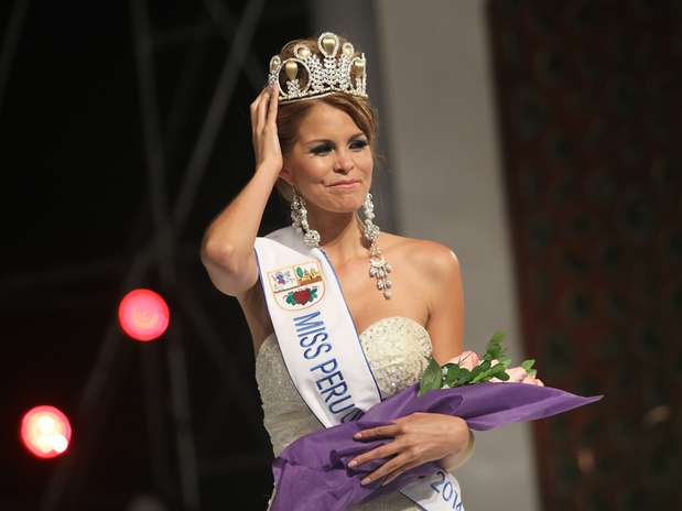 VIODEO : Escándalo: Jimena Espinoza perdería su corona haber posado sin ropa VIODEO : Escándalo: Jimena Espinoza perdería su corona haber posado sin ropa