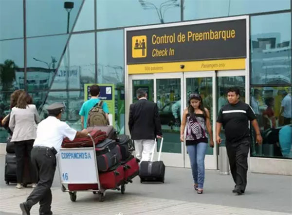 Llegan más extranjeros para trabajar al Perú.