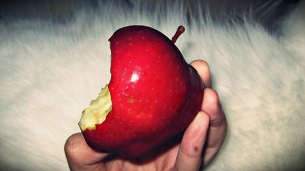 Niña falleció tras comer manzana envenenada en Huancayo.