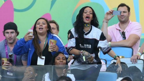 Rihanna es una fanática del balompié y estuvo pendiente de los partidos en el último Mundial.