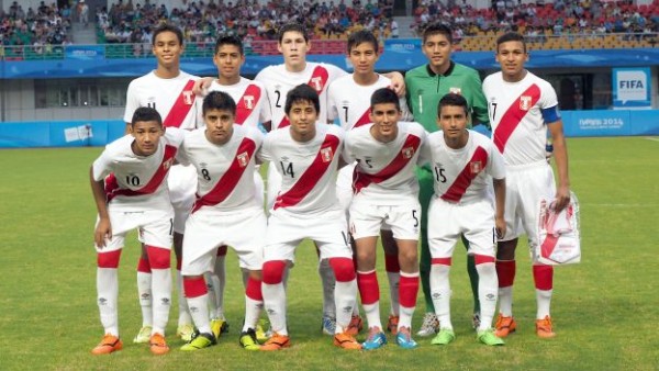 Perú venció 2-1 a China con goles de Franklin Gil y Fernando Pacheco.
