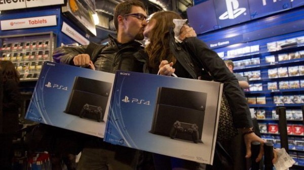 Sony enseña como persuadir a tu novia para que te compre un PS4.