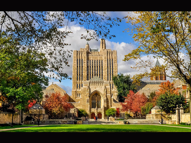 3. Yale (Estados Unidos)  Según un artículo de la BBC, cuatro de cada cinco millonarios del Reino Unido han pasado por la Universidad, mientras que en el resto del mundo la proporción es dos de cada tres.