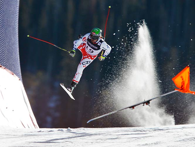  Impactante caída en Mundial de esquí 