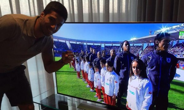 En las redes sociales, Suárez recordó que Chile no tiene ningún “título”.