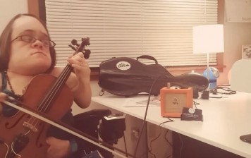 VÍDEO: esta talentosa violinista con discapacidad cautiva en la red VÍDEO: esta talentosa violinista con discapacidad cautiva en la red