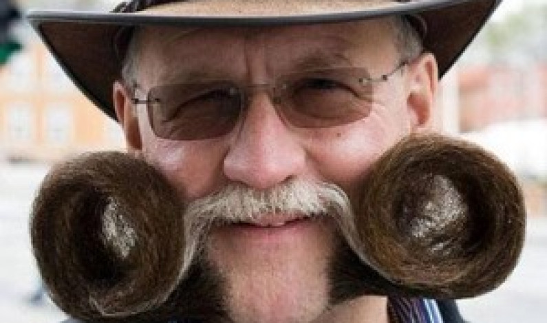 Un estudio vincula llevar bigote con ser conservador