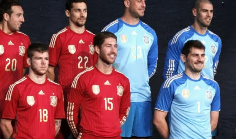La equipación de la selección española para el Mundial de Brasil, más roja que nunca