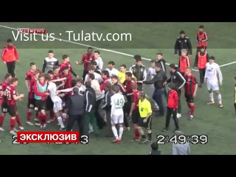 Brutal agresión en el futbol de un juez de linea a un juvenil en Rusia