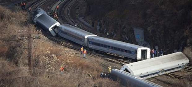 El conductor del tren que descarriló en NY da negativo en el control de alcoholemia