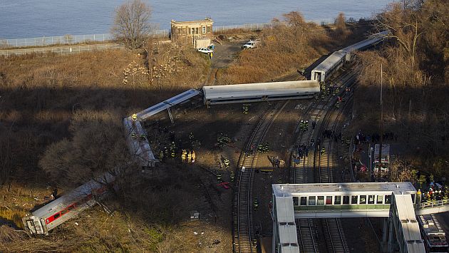 Descarrilamiento de tren en Nueva York deja al menos 4 muertos y 30 heridos