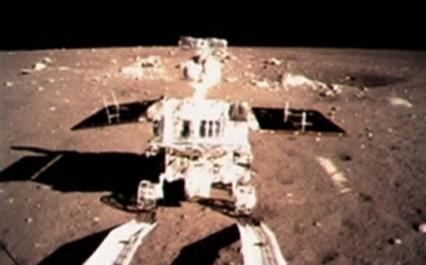 Vehículo chino ya explora la Luna [FOTO]