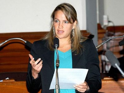 Luciana León dice que el Congreso evita debatir proyecto de ley que promueve la lectura