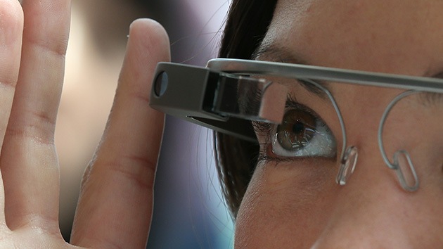 Google Glass ahora permite sacar fotos con solo guiñar un ojo