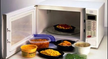 ¿Se puede comer sano usando el horno microondas?