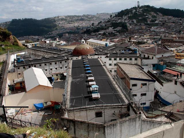 Ecuador: Fugan 55 presos de centro de detención provisional de Quito