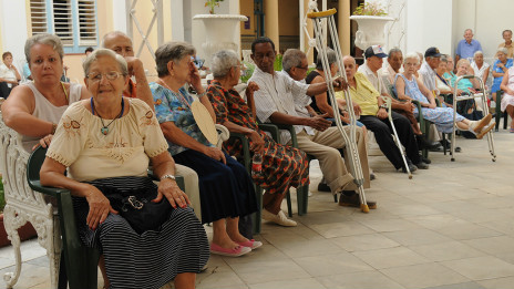 Cuba reconoce por primera vez que tiene un problema con sus ancianos