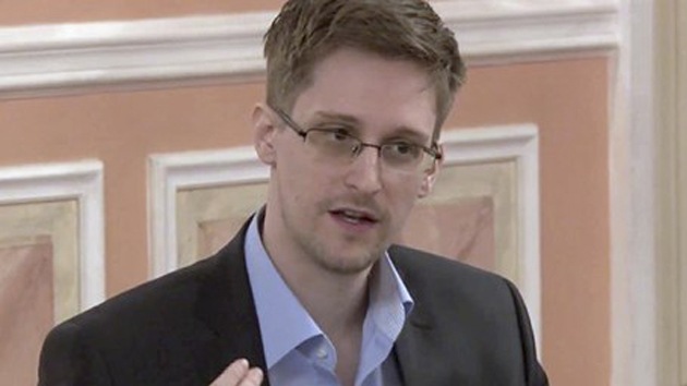 Snowden califica de «absurdas» las acusaciones de que es un espía ruso