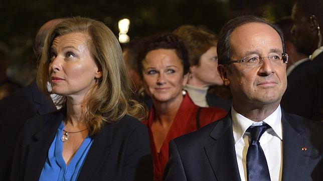 Hollande hace oficial su separación definitiva de Valérie Trierweiler