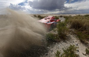 Dos muertos en Dakar 2014: Vuelca camioneta en que iba fotógrafo peruano