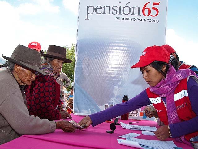 Cajamarca: beneficiarias de Pensión 65 denuncian estafa