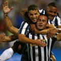 Alianza Lima venció 2 - 1 a Rentistas en la ‘Noche de la Magia Blanquiazul’