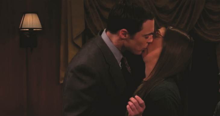 VIDEO Subtitulado : Sheldon finalmente besa a Amy por San Valentín