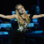 VIDEO: Avril Lavigne huyó asustada de su concierto en Beijing