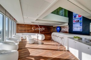 Google, como es una compañía que se fundamenta mayormente en el área de ingeniería exige que las personas sean estructuradas mentalmente, que manejen muy bien números, que tengan capacidad de racionalizar.