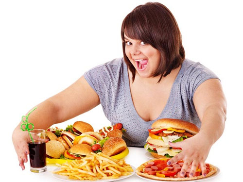 8 errores que las mujeres cometen al comer (y que las hacen subir de peso)