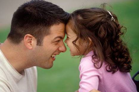 Carta de un padre a su hija: 8 reglas de citas con un chico