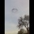 Aparece un extraño anillo negro gigante en el cielo en Reino Unido.