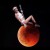 FOTOS: Difundes ocurrentes memes sobre la ‘Luna roja’
