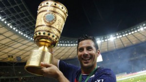 Claudio Pizarro renovaría con el Bayern Munich hasta el 2015. (Reuters)
