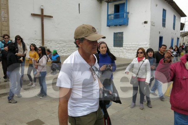 Antonio Banderas llegó al Cusco y hará el Camino Inca