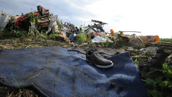 ¿Por qué se hallaron víctimas del vuelo MH17 sin prendas?
