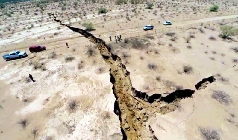 MEXICO : Se abre la tierra en Sonora; reportan grieta de más de un kilómetro