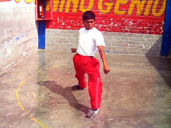 Ángelo Chávez es un joven karateca peruano que tendrá su última lucha con los colores nacionales en Las Vegas, puesto que por falta de apoyo representará a Argentina.