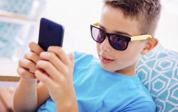 Se duplican casos de ojo seco infantil por uso de smartphones y tablets